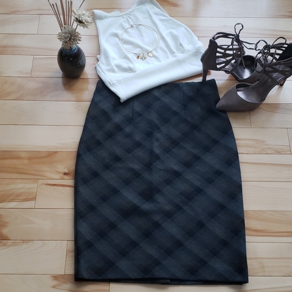 Amanda & Chelsea Dresses & Skirts - Amanda + Chelsea - skirt